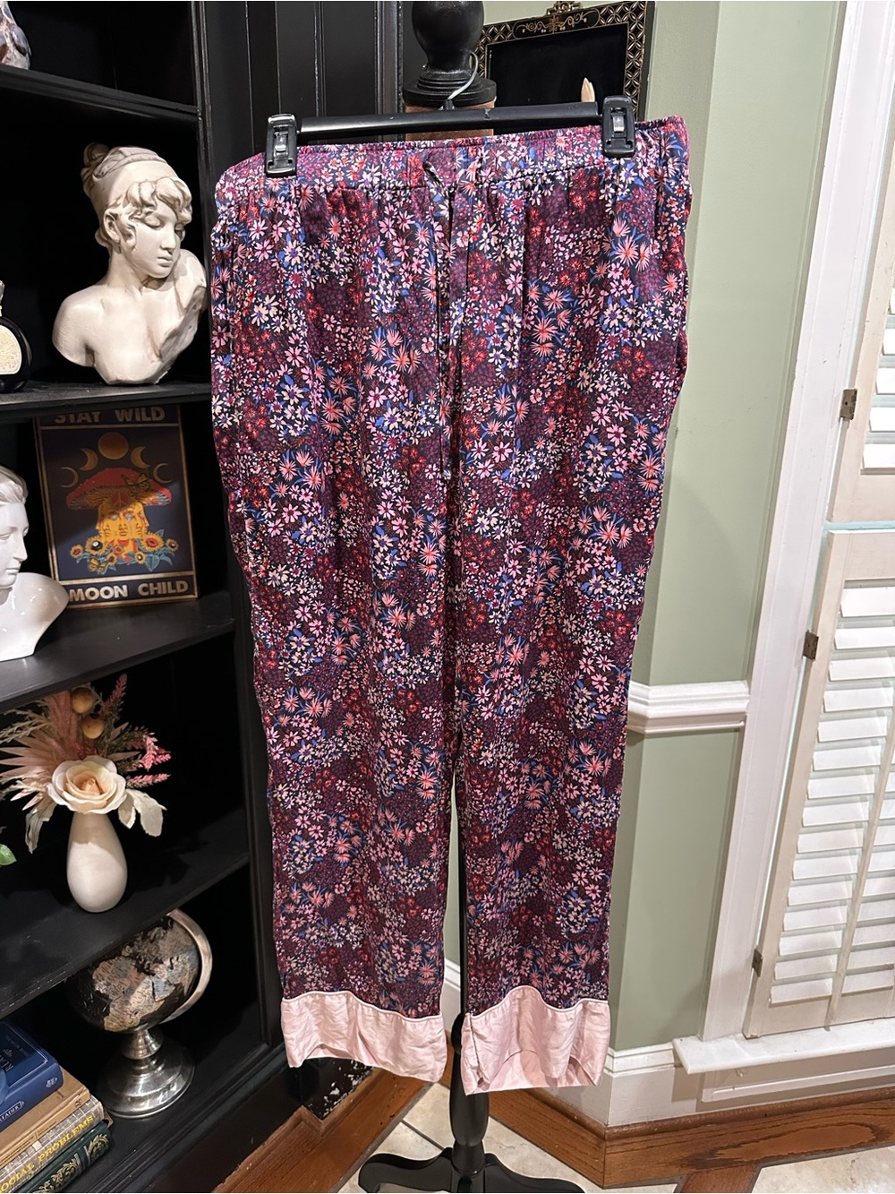 Neiman Marcus 100% Silk Floral Pajama Pants – Purple Print – Size Medium